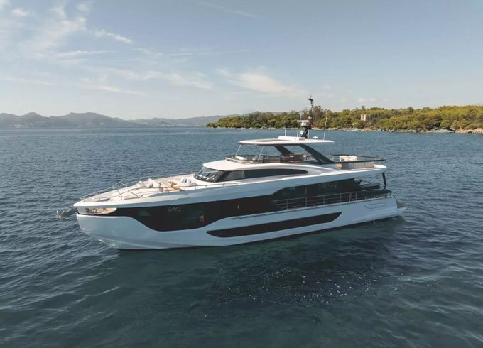 Azimut Grande 26M First Horizon