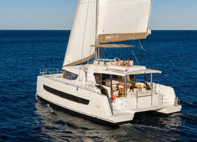 Bali 4.8 Selena