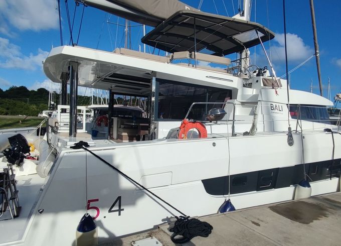 Bali 5.4 First Class