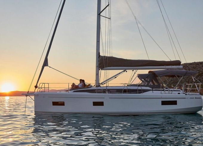 Bavaria C38 Boot Sieben