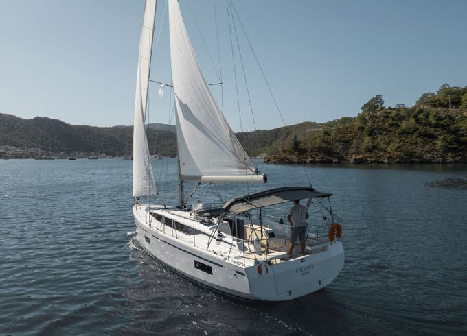Bavaria C38 Coconut