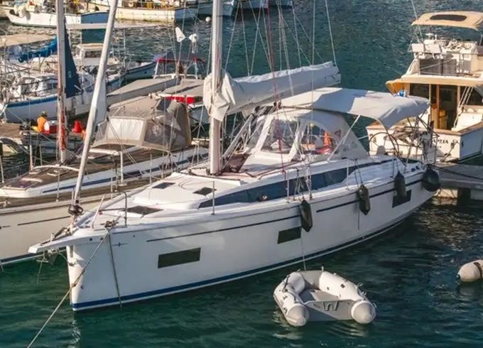 Bavaria C38 Ithakiss
