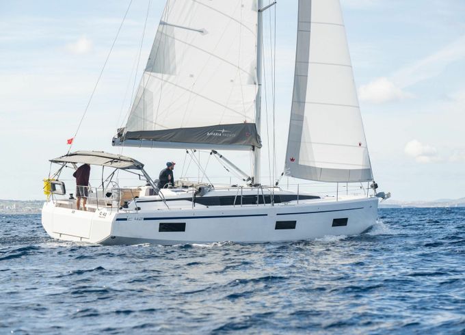 Bavaria C42 Everlong