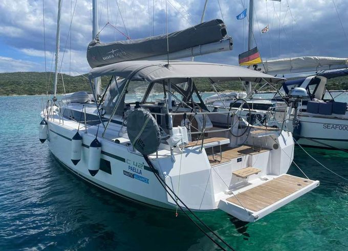 Bavaria C42 Paella