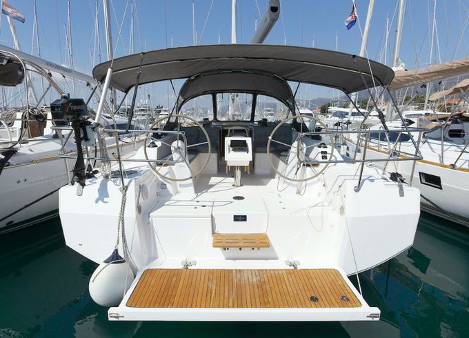 Bavaria C42 Srna
