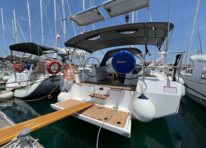 Bavaria C42 Summertime