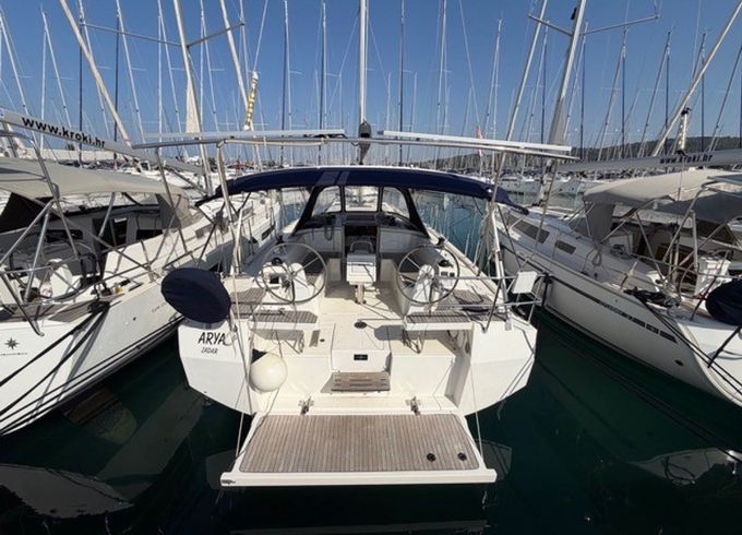 Bavaria C38 Arya