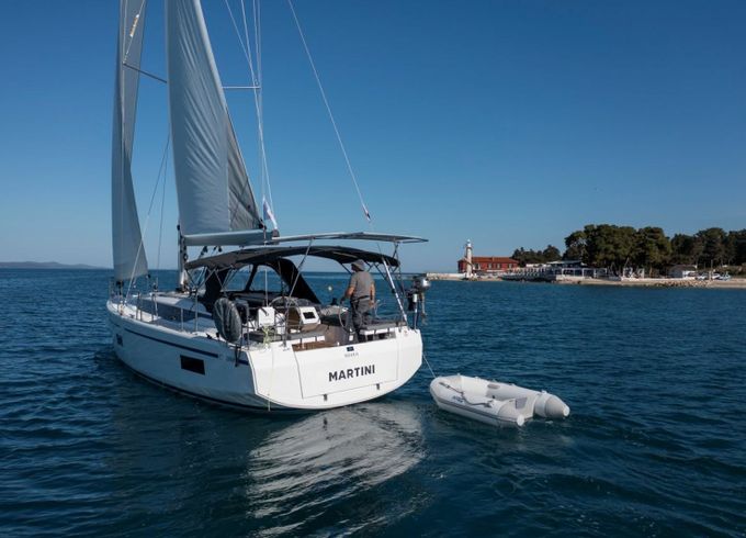 Bavaria C38 Martini