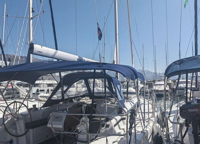 Bavaria C38 Pomena