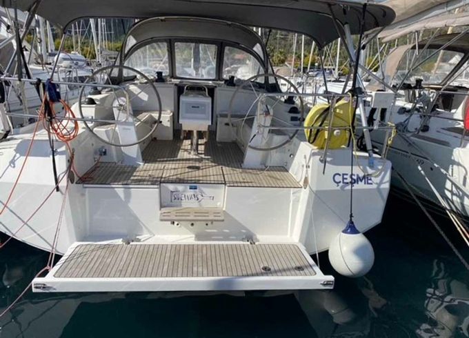 Bavaria C42 Sideways
