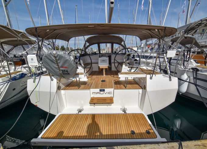 Bavaria C42 Mauvic