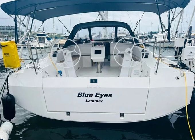 Bavaria C42 Blue Eyes