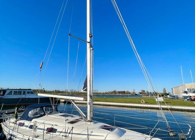 Bavaria Cruiser 33 Lila