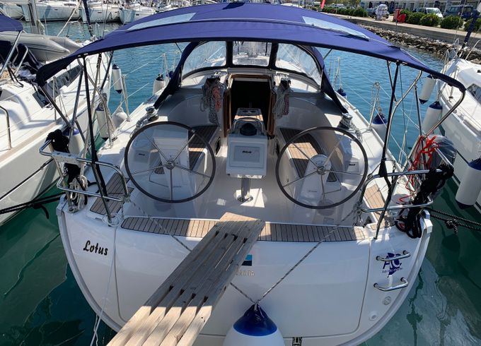 Bavaria Cruiser 34 Lotus