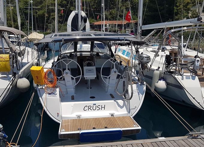 Bavaria Cruiser 37 Crush