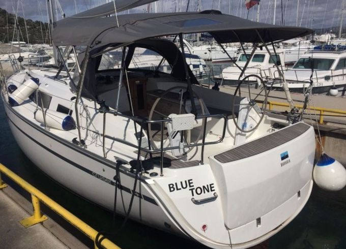 Bavaria Cruiser 37 Blue Tone