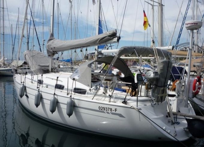 Bavaria Cruiser 37 Orange 4 You