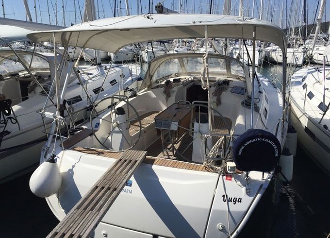 Bavaria Cruiser 40 Vuga