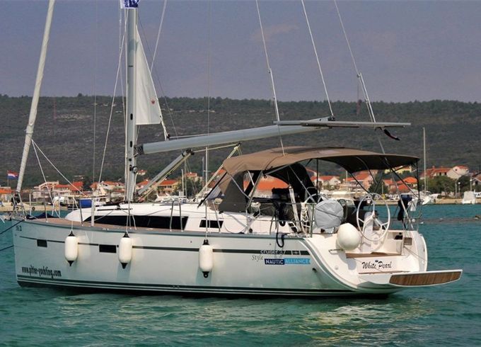 Bavaria Cruiser 37 White Pearl