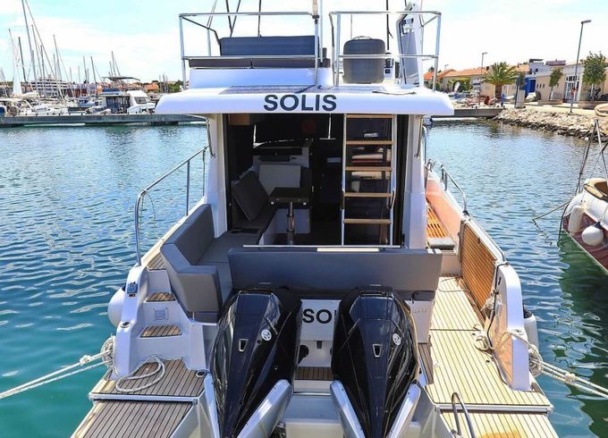 Beneteau Antares 11 Fly Solis