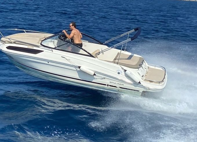 Bayliner VR5 Cuddy Nemo