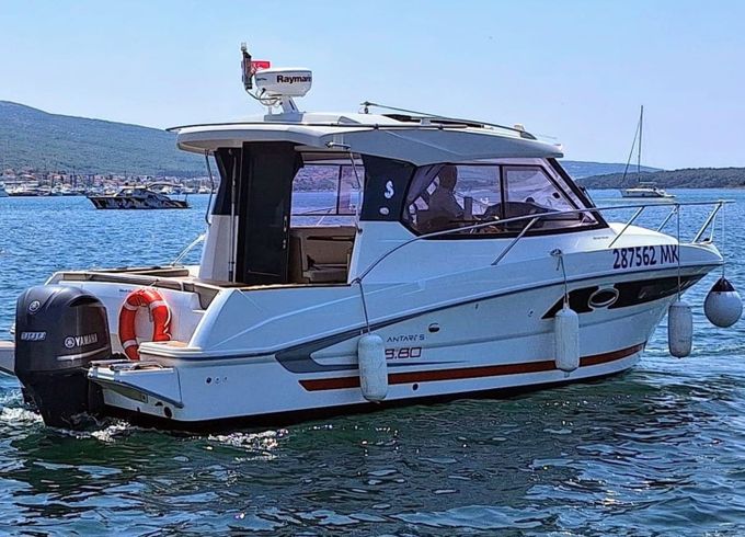 Beneteau Antares 8.80 14