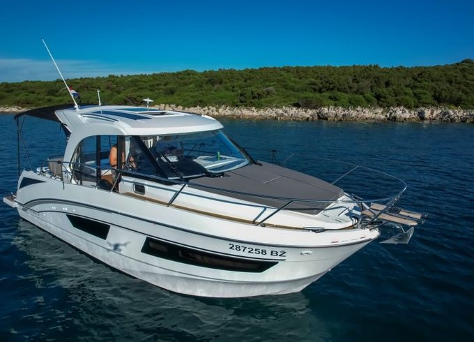 Beneteau Antares 9 M&N