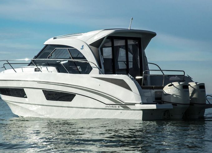 Beneteau Antares 9 23
