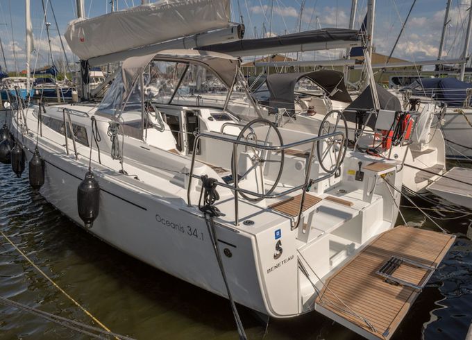 Beneteau Oceanis 34 Infinity