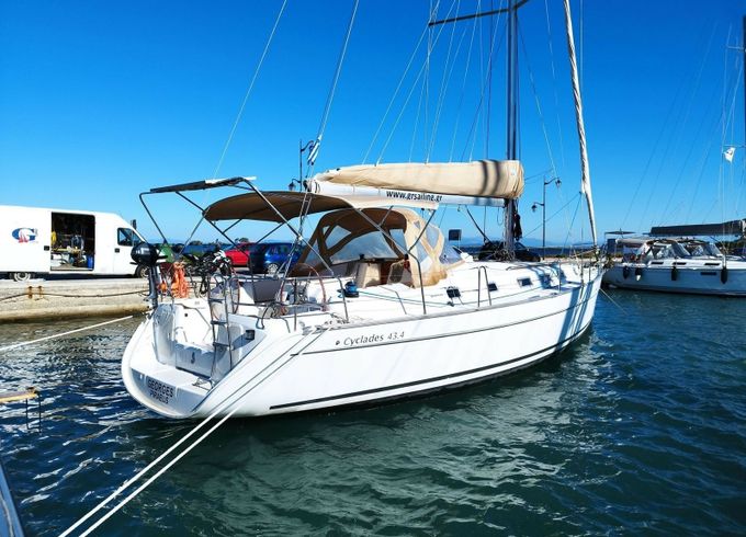 Beneteau Cyclades 43.4 George's