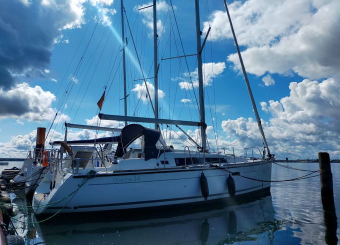 Beneteau Oceanis 34 Dizzy Lizzy