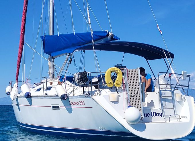 Beneteau Oceanis 393 Blue Way