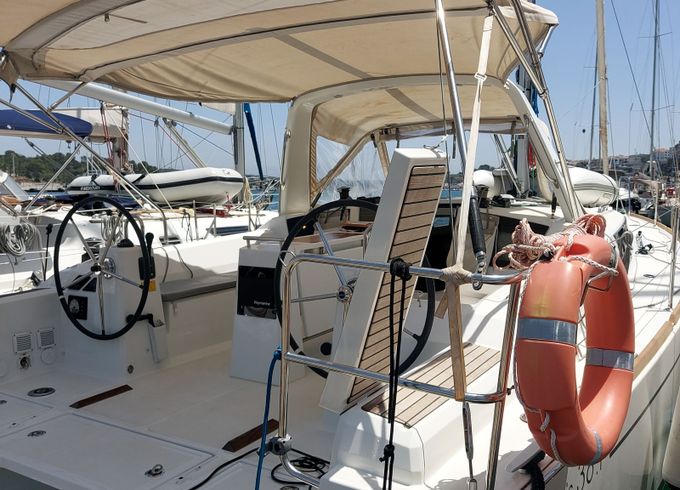 Beneteau Oceanis 38.1 Blue Harmony