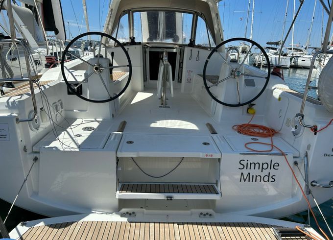 Beneteau Oceanis 38.1 Simple Minds