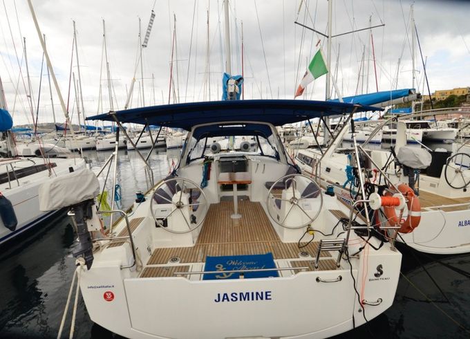 Beneteau Oceanis 38 Jasmine