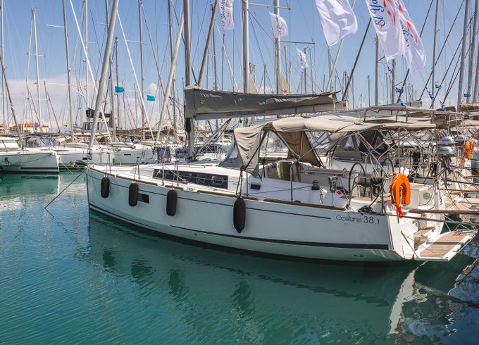 Beneteau Oceanis 38 Elisa