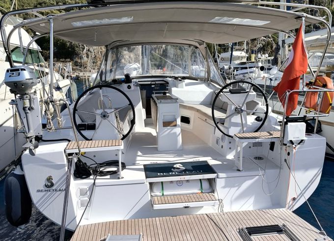 Beneteau Oceanis 37.1 Uraz
