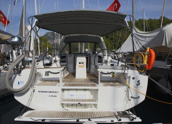 Beneteau Oceanis 38 Summer Breeze 1