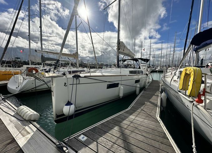 Beneteau Oceanis 38 Delfino