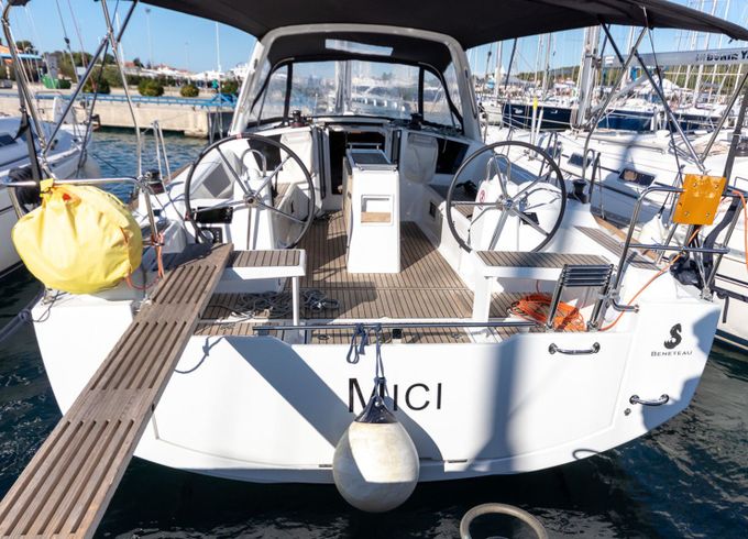 Beneteau Oceanis 38 Mici