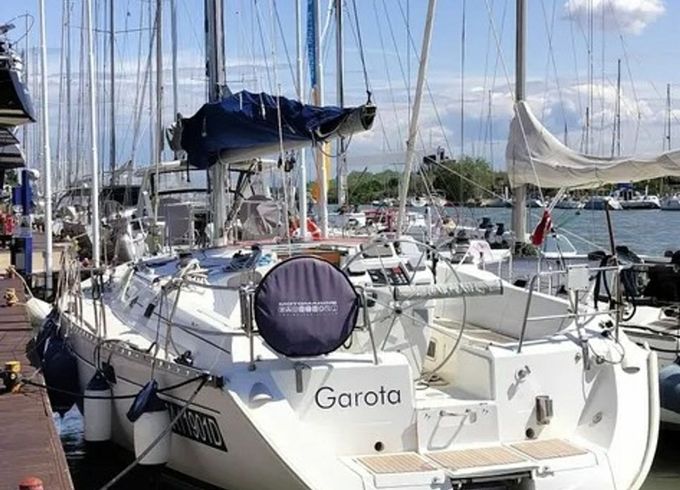 Beneteau Oceanis 440 Garota