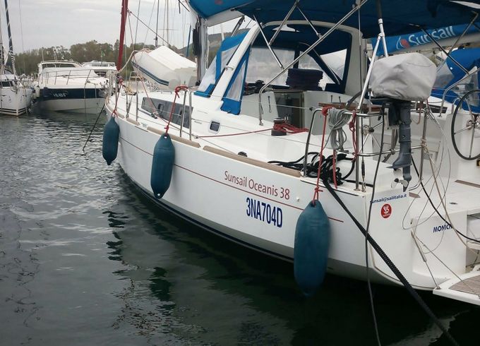 Beneteau Oceanis 38 Monica