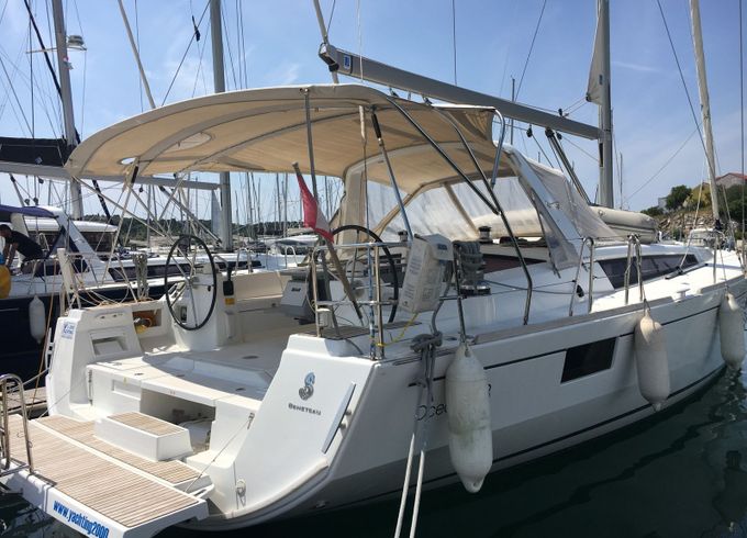 Beneteau Oceanis 48 Luna Rossa