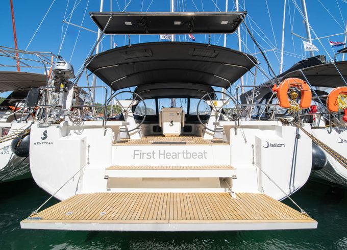 Beneteau Oceanis 51.1 First Heartbeat
