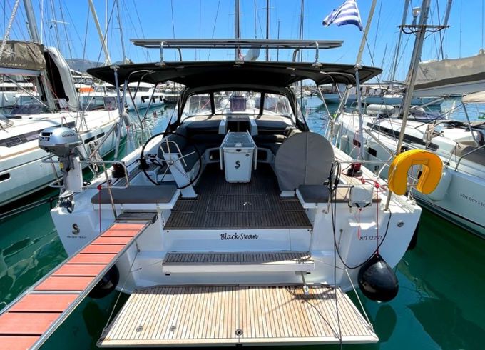 Beneteau Oceanis 51.1 Black Swan