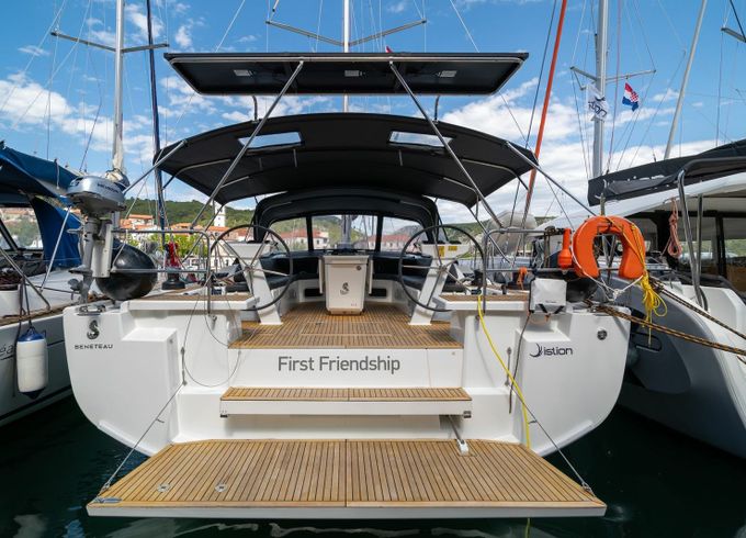 Beneteau Oceanis 51.1 First Friendship