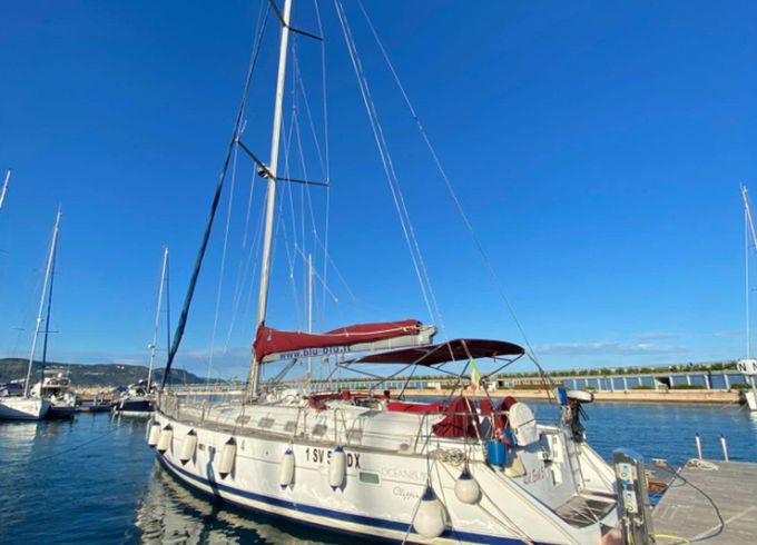 Beneteau Oceanis 523 Red Erik 5