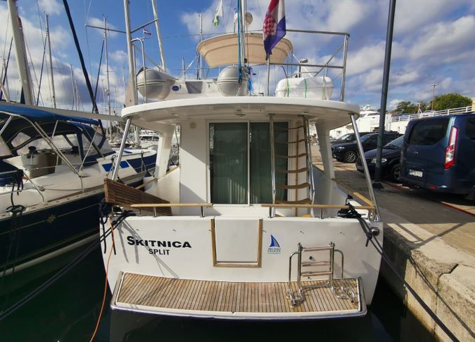 Beneteau Swift Trawler 42 Skitnica