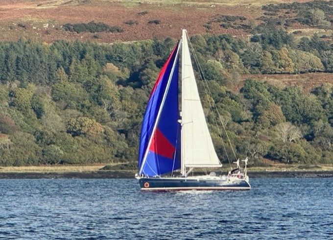 Beneteau Oceanis 523 Big Blue of Lorn