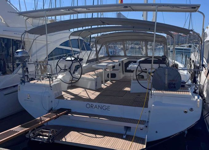 Beneteau Oceanis 52 Orange